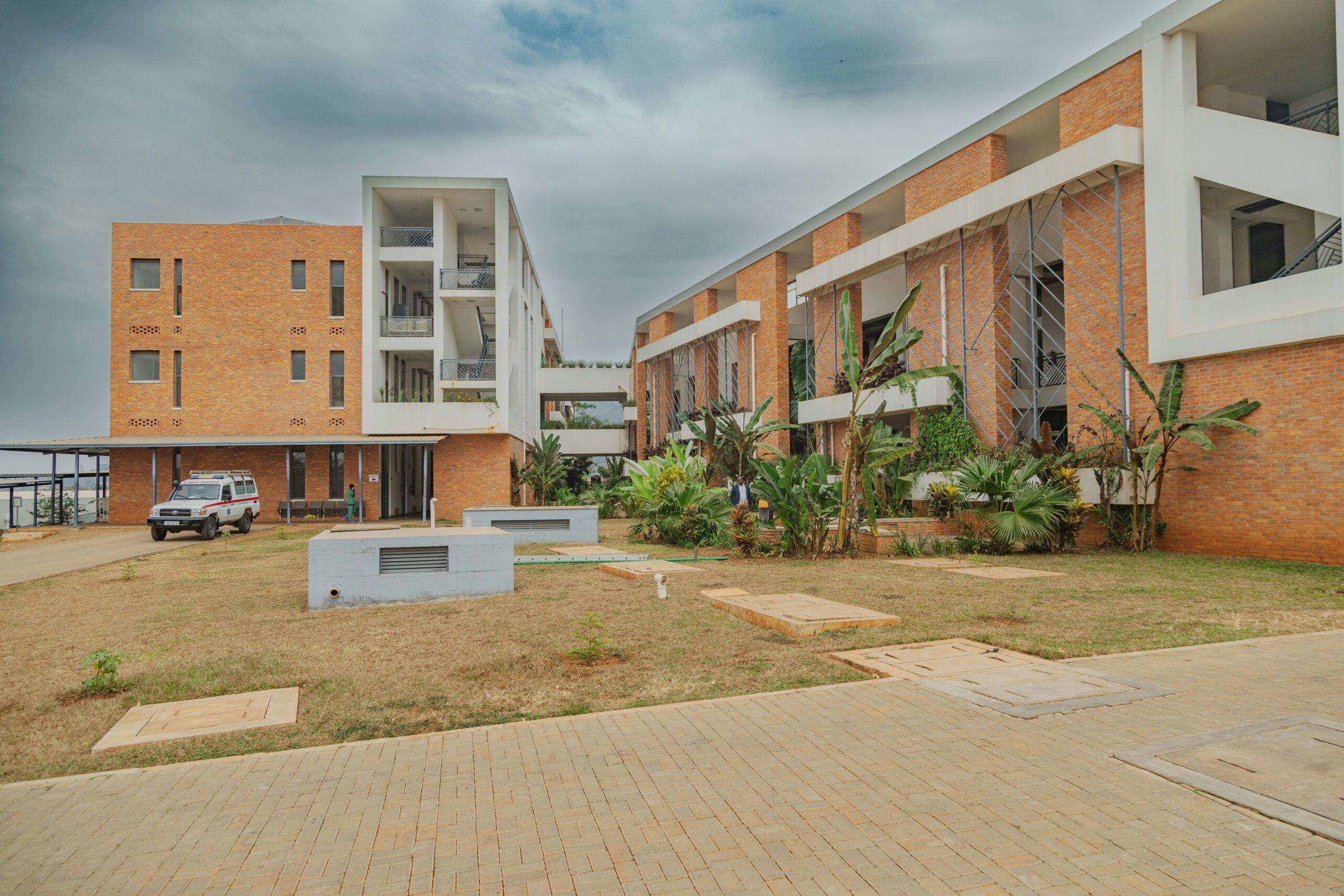 protais-benjamin-mugenzi-OYp7rGlNbYg-unsplash